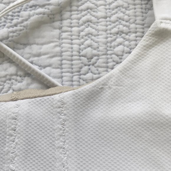 EUC Lululemon Size 4 Flow And Go Tank II White - Picture 11 of 12